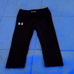 Girls Under Armour Leggings. Size 6. EUC